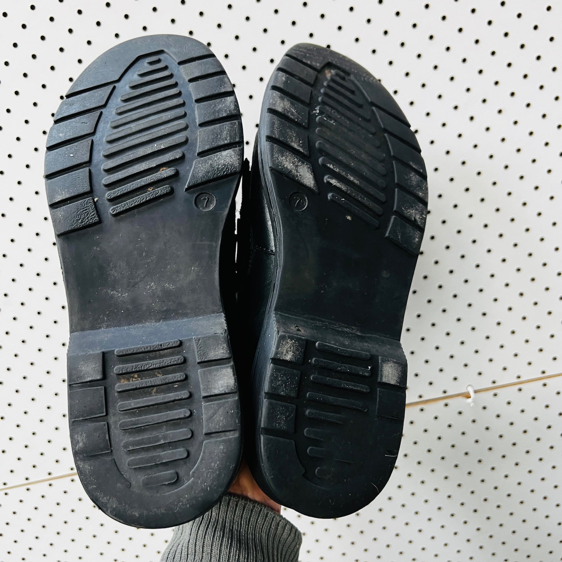 Jack Wills / black leather loafers / Size 7 (3885721037813567323)