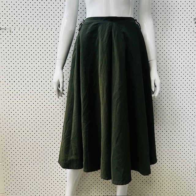 green flare skirt / s (3886319165768936566)
