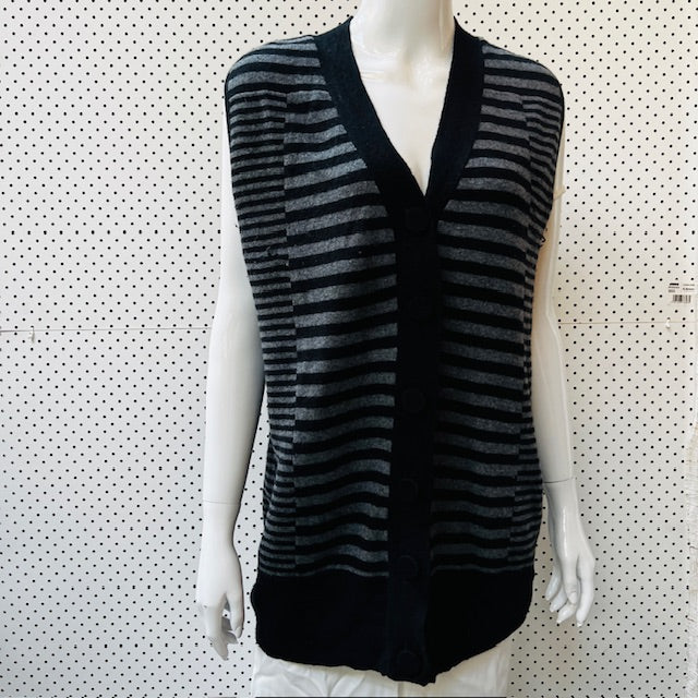 MYRA / cashmere + wool / sleeveless button front vest / M Tops & shirts