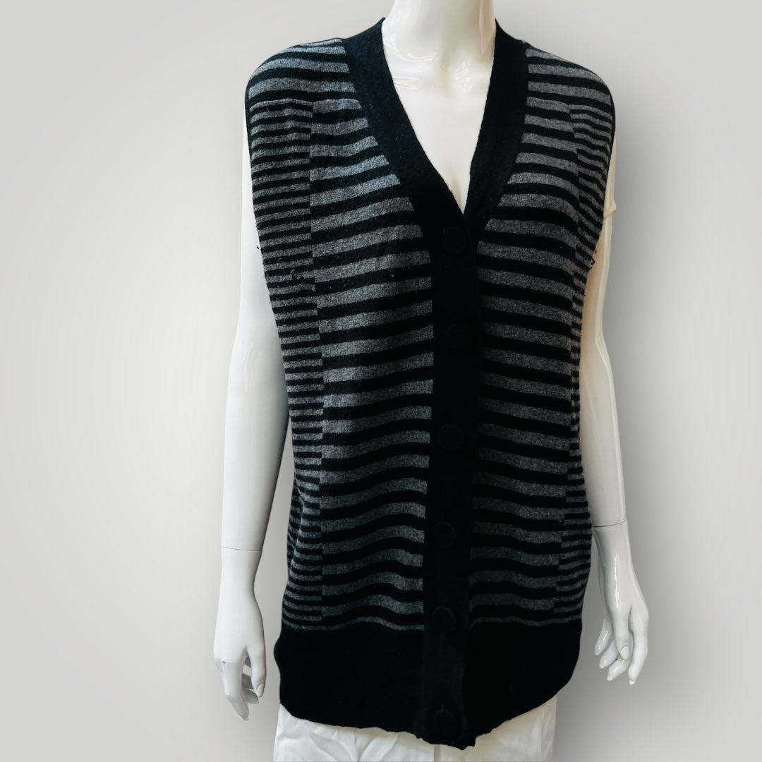 MYRA / cashmere + wool / sleeveless button front vest / M Tops & shirts