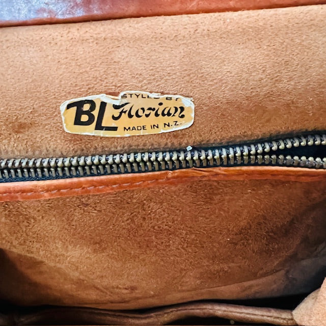 1960s vintage FLORIAN / leather handbag / made in nz (3888053491922275592)