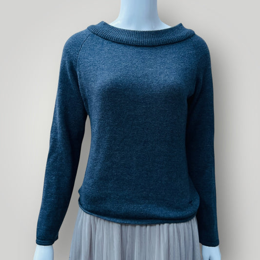 UNTOUCHED WORLD / jumper / xs / made in nz (3888230869861808155)