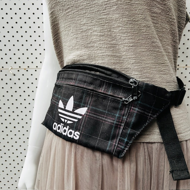 ADIDAS / cross body or bum bag / plaid (3889342651691253079)