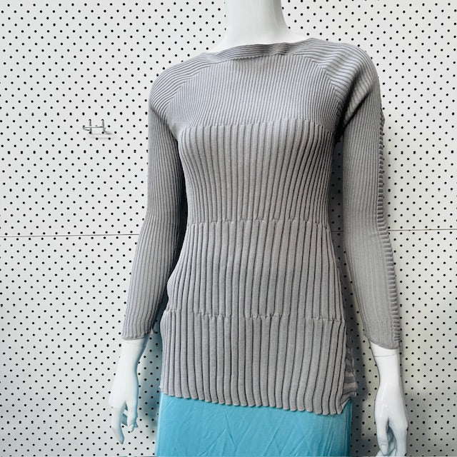 grey / longsleeved ribbed top / s (3890025519466467977)