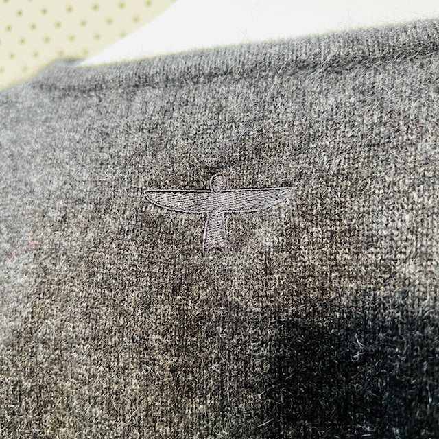 UNTOUCHED WORLD / merino possum v neck jumper / L (3890670196994101460)