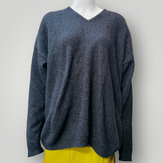 UNTOUCHED WORLD / merino possum v neck jumper / L (3890671536855771118)