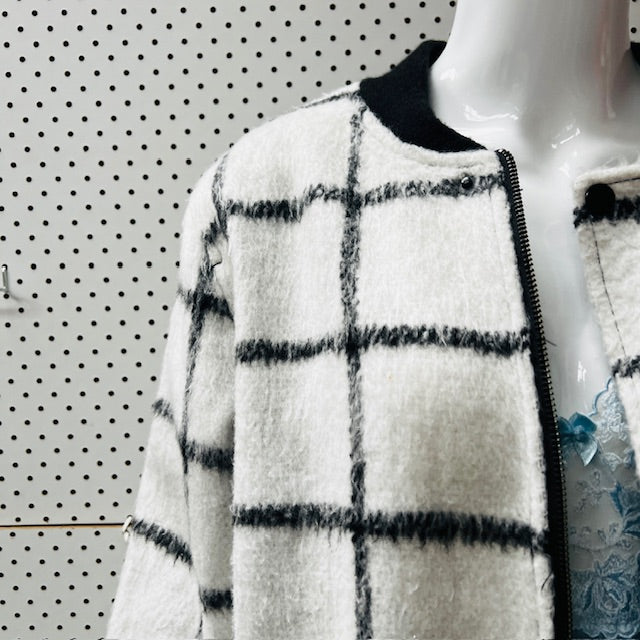 MORRISON / white jacket with black grid / s (3891673525417872213)