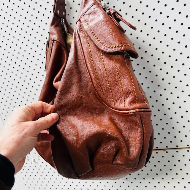 GEE / leather bag with lots of pockets (3892381844786905450)