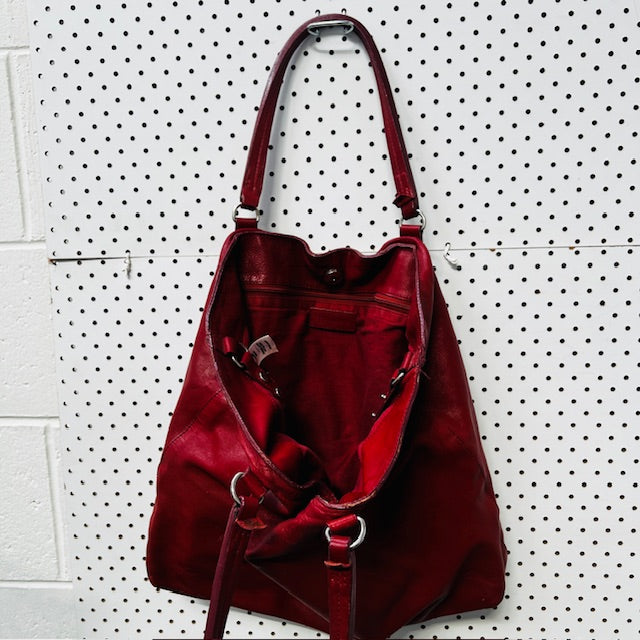 COUNTRY ROAD / red leather shoulder bag (3892381875174431349)