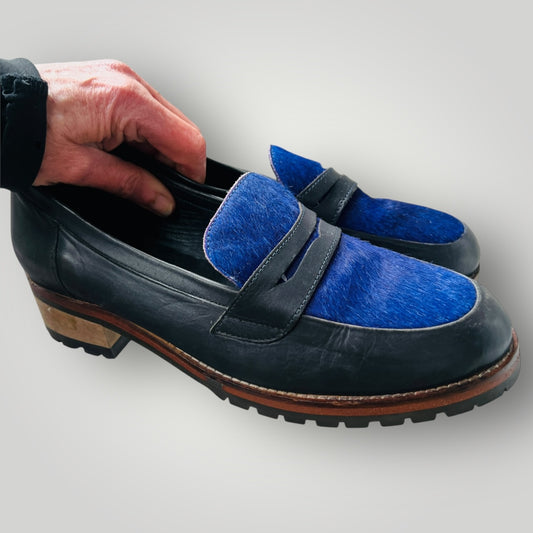 JUNO / loafers with blue horsehair / 39 (3892559801783212772)