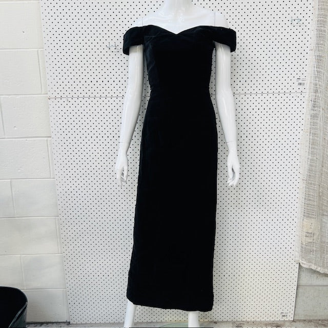 1980s vintage / PAGO / black velvet cold shoulder dress / s (3893694561375767567)