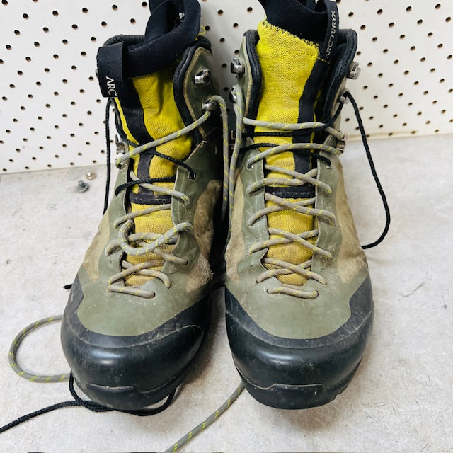 Arc'teryx Bora2 Mid GTX tramping boots / approx 41 (3894108250475273242)