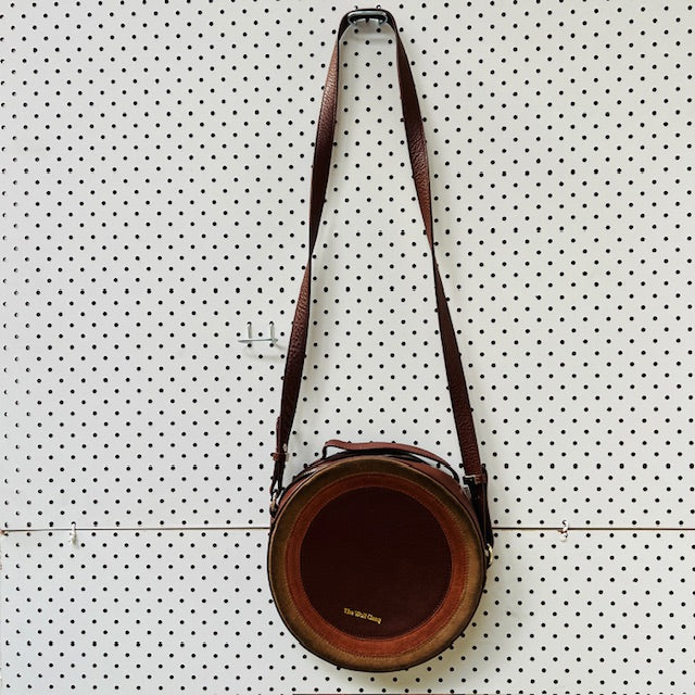 THE WOLF GANG / sol circle cross body bag in brown (3894431915082364079)