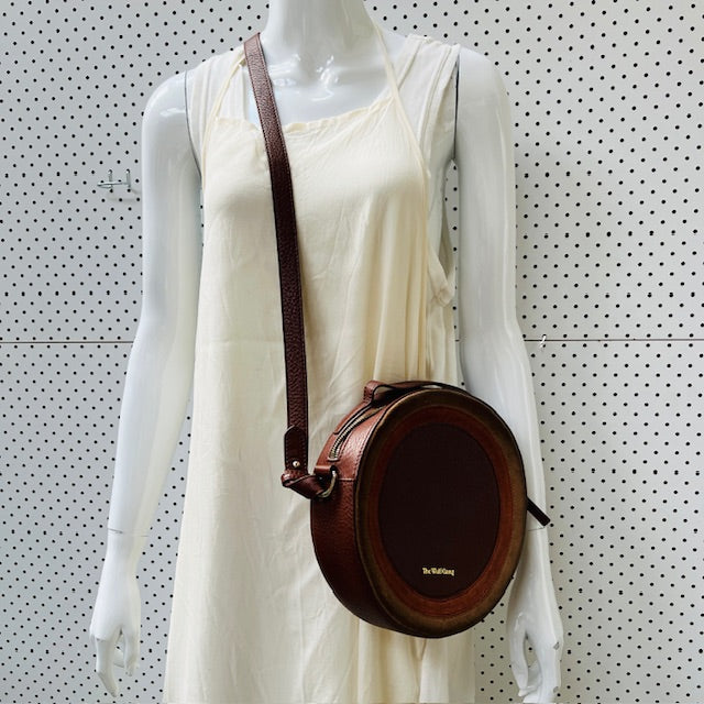 THE WOLF GANG / sol circle cross body bag in brown (3894431917047346666)