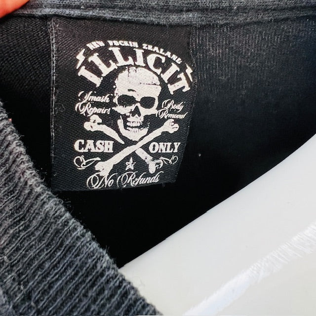 ILLICIT / graphic tee / nz design / s/m (3894552647886594603)