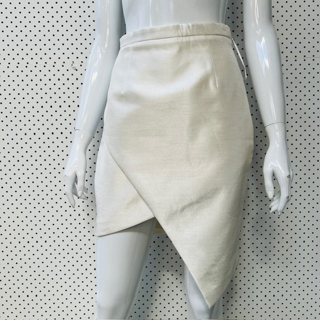 CAMEO COLLECTIVE / white assymetrical mini skirt / s (3894552722105516590)