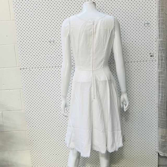 1960s vintage lingerie / white slip / s (3894552742357476677)