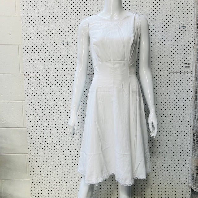 1960s vintage lingerie / white slip / s (3894552745554711524)