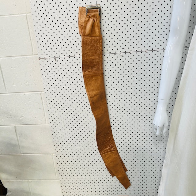1990s nz vintage / CAROLINE MOORE / leather belt / made in nz / m (3894552801782045716)