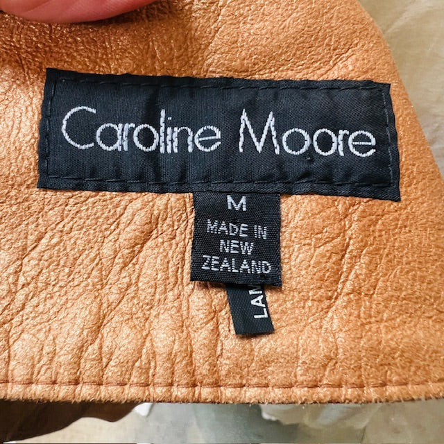 1990s nz vintage / CAROLINE MOORE / leather belt / made in nz / m (3894552805715894373)
