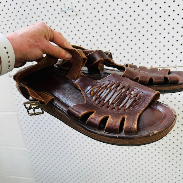 1970s vintage / brown leather sandals / size tbc (3894777281352880595)