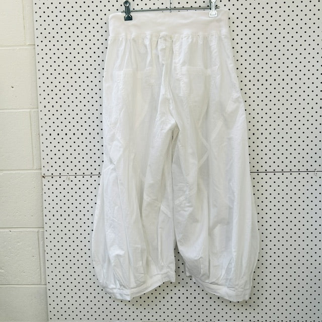 BOOM SHANKAR / 'guru' parachute pants in white / 12 (3894814948373238960)