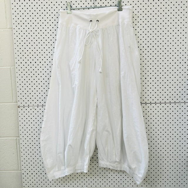BOOM SHANKAR / 'guru' parachute pants in white / 12 (3894814955442823028)