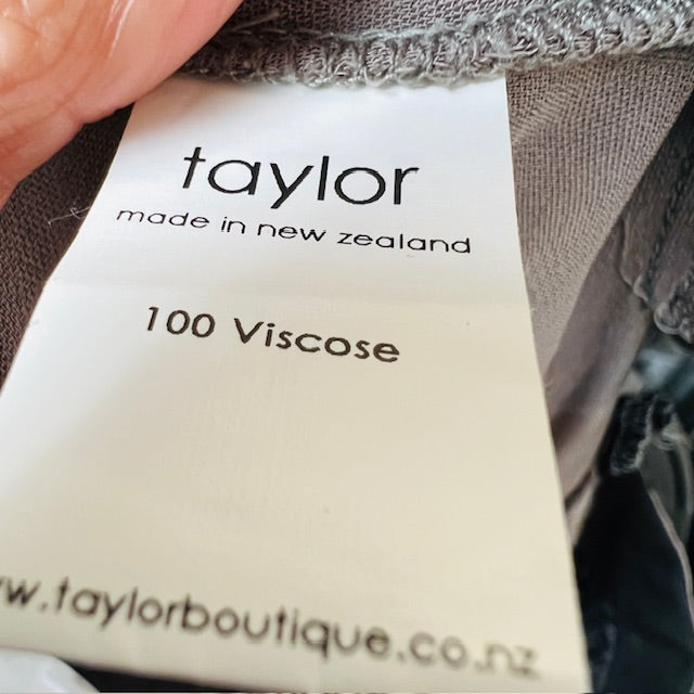 TAYLOR / wide legged pants with side stripe / 8 / made in nz (3894814996046739387)