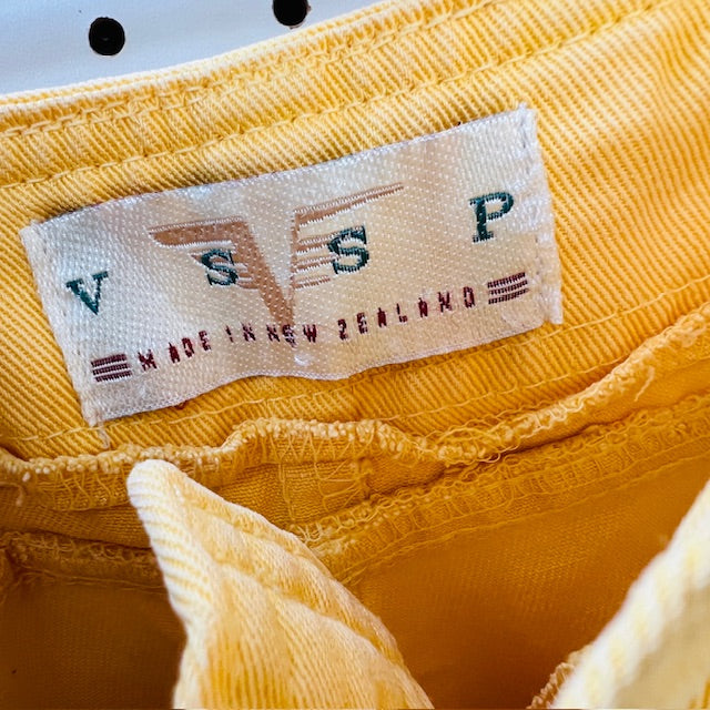 1990s nz vintage / VSSP yellow shorts / 14 / made in nz (3894815043375403165)