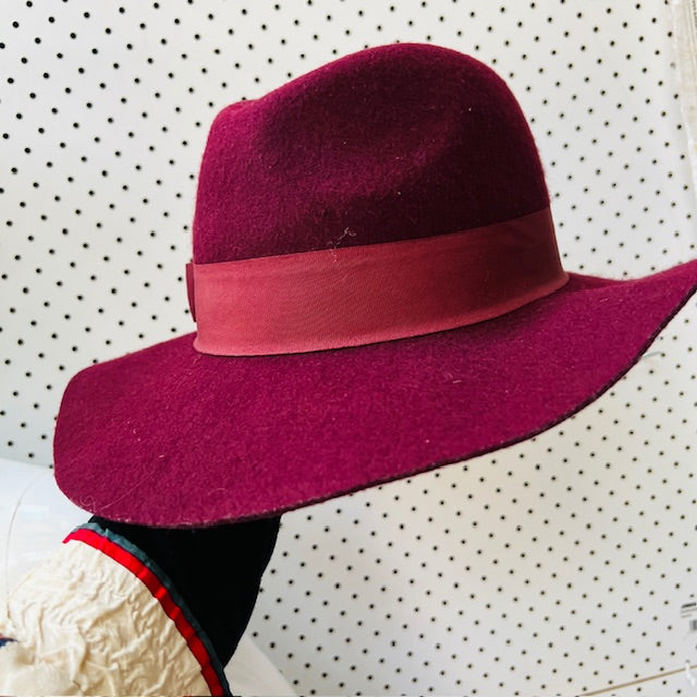 morgan + taylor / wool hat (3895305150813914298)