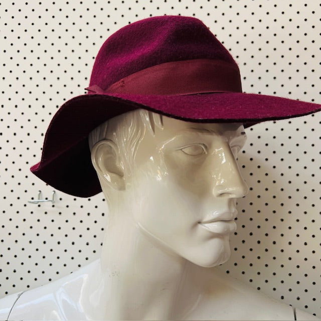 morgan + taylor / wool hat (3895305155858798122)