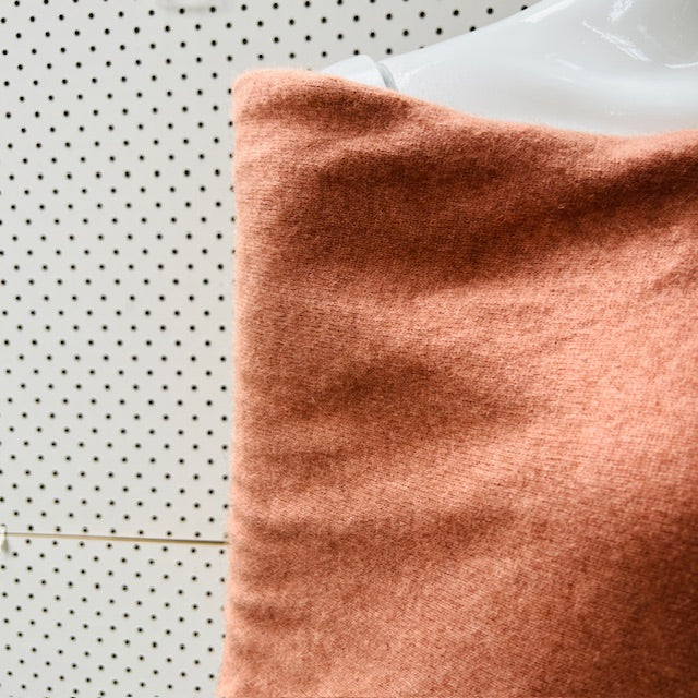 UNTOUCHED WORLD / 'kapua' cashmere possum silk poncho / soft peach (3895477956796520207)
