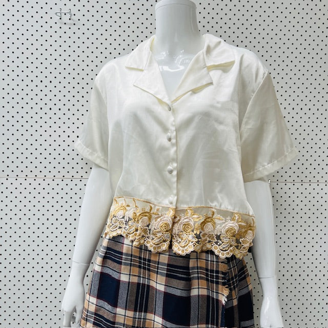 1990s vintage sleepwear / satin shirt with lace trim / m (3895653226637685320)