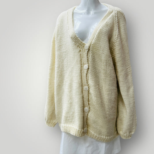 hand knitted / cream merino wool cardigan / L/XL (3896076128558972629)
