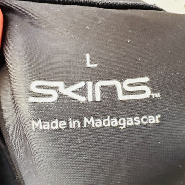 SKINS / top / L (3896694651483712766)