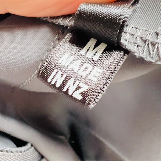 TAYLOR BOUTIQUE / open back dress / m / made in nz (3897210706842367095)