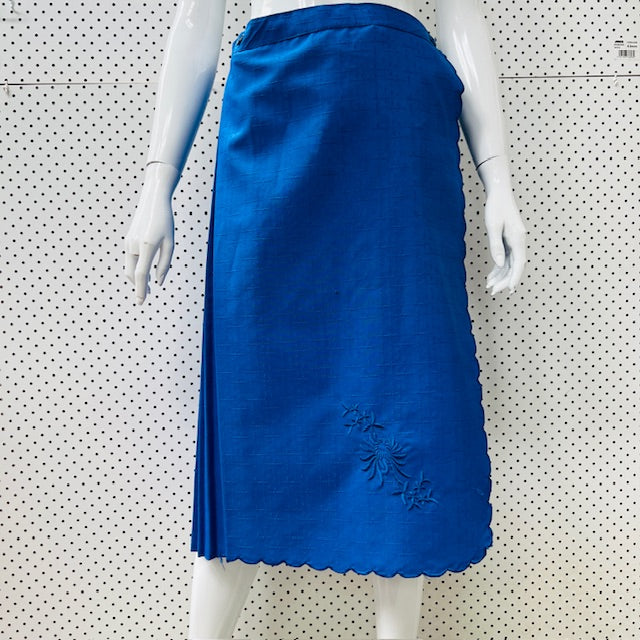 1970s vintage / electric blue permanent pleat midi skirt with embroidery / L (3897210745791708916)