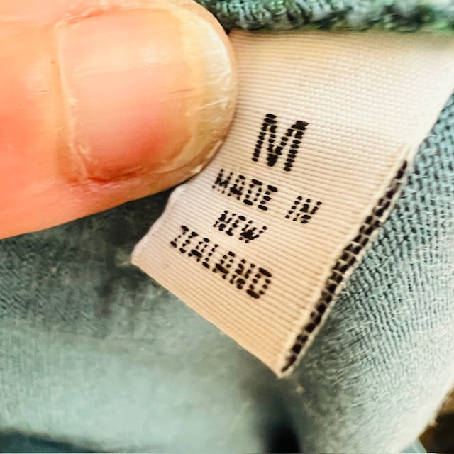 GOBLIN / merino jumper with ruffles / M / made in nz (3897373401820326579)