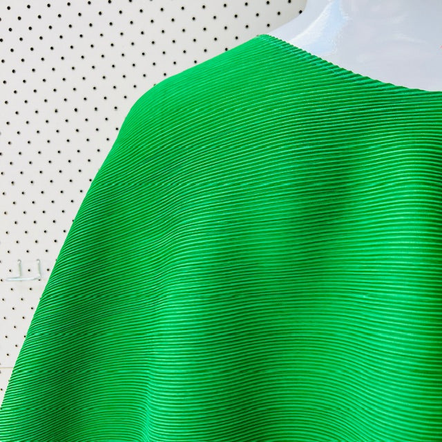 JACQUI FERNANDES / pleats please folded kelly green top / one size (3897916310562822233)