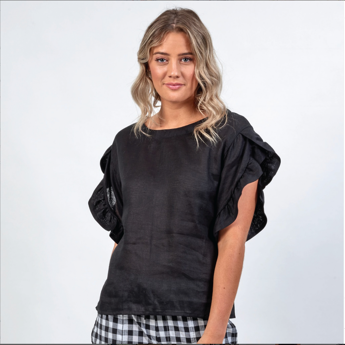 KNEWE LABEL / 'fultter' linen top with ruffles / black / 18 (3898000187512753154)