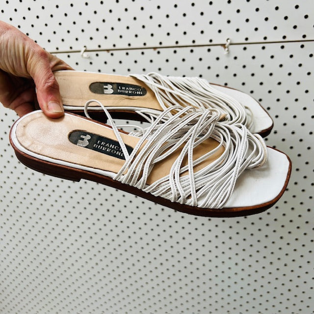 FRANCO BURRONE / white strappy slides with toe / 8 (3898401048612742186)