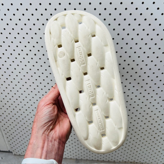 cream / pool slides / 40/41 (3898401172635094595)