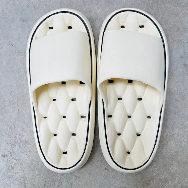 cream / pool slides / 40/41 (3898401176670239363)