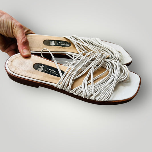 FRANCO BURRONE / white strappy slides with toe / 8 (3898401505251536936)