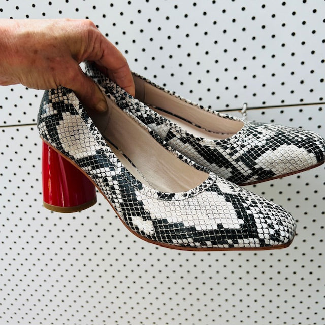KATE SYLVESTER / snake print block heel pumps / 38 / $499 rrp (3899197825495856645)
