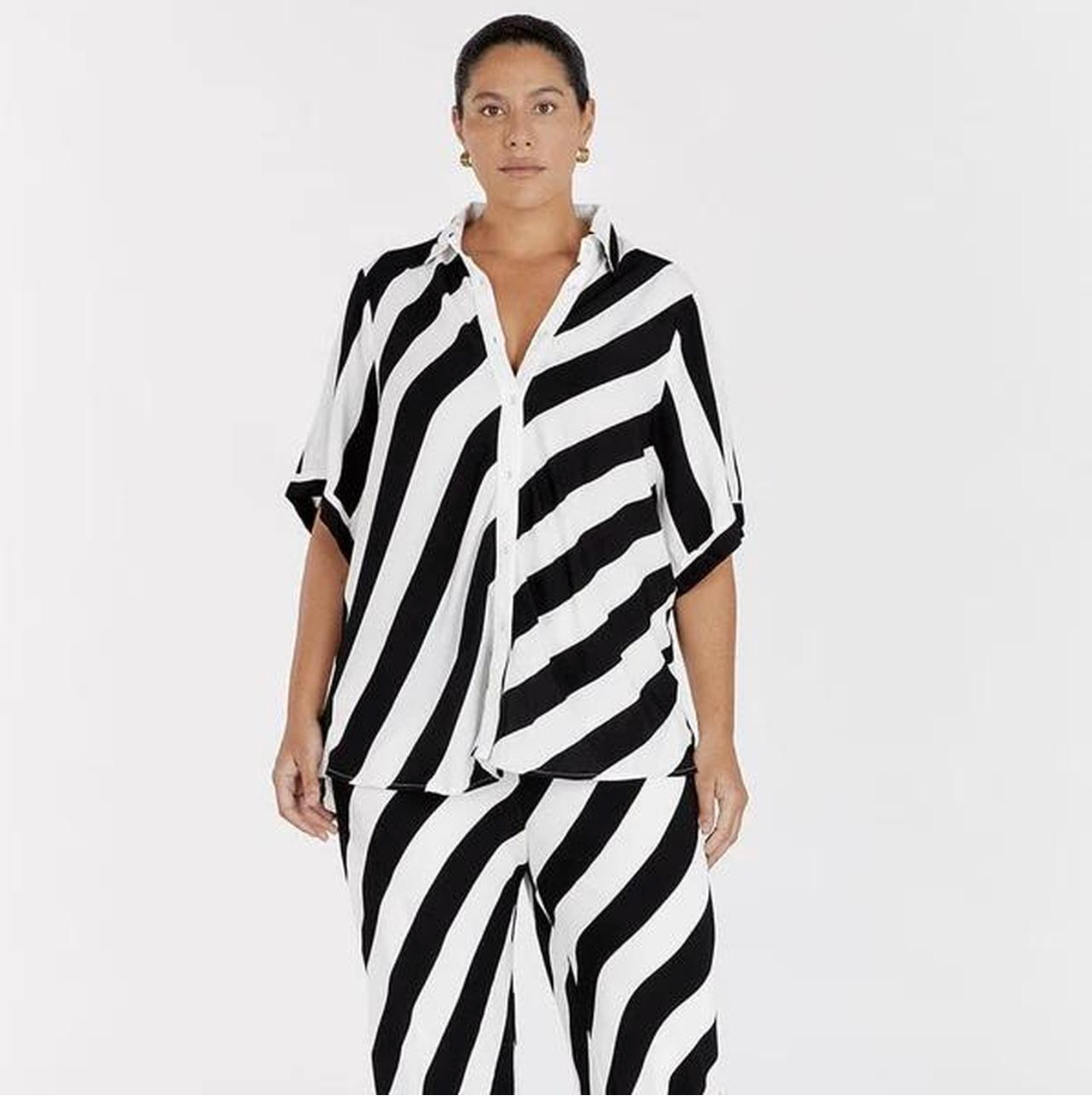 Dissh / Carlie White / Black Vacation Shirt / 14 / new with tags (3899698759566848058)