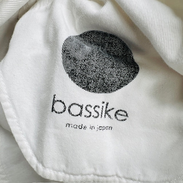BASSIKE / low slung white jeans / 30 / made in japan (3899707989445189466)