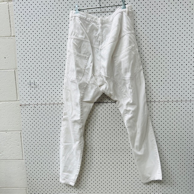 BASSIKE / low slung white jeans / 30 / made in japan (3899707998237589328)