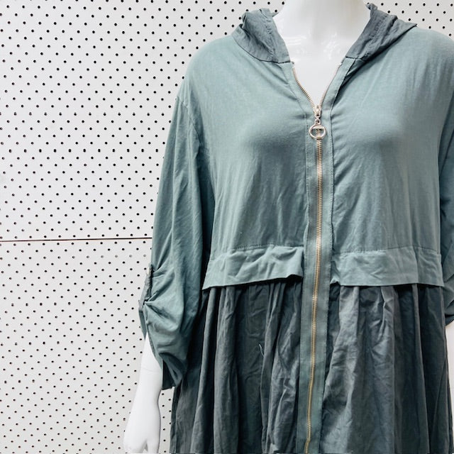 made in italy / green hooded dress with gorgeous shape / free size (3900237396922315272)