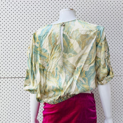 Veronika Maine / green Whispering Palms satin 3/4 sleeve top / 10 (3900753532340177744)